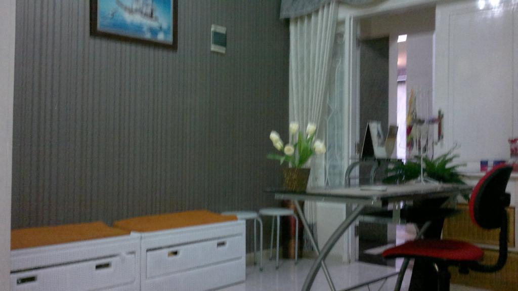 Griya Nelwan Guest House Malang Ngoại thất bức ảnh