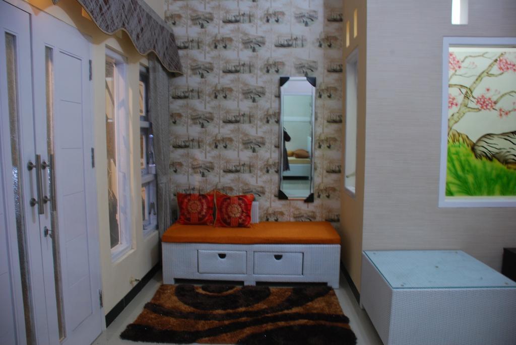 Griya Nelwan Guest House Malang Ngoại thất bức ảnh