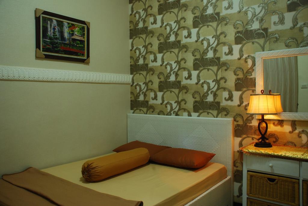 Griya Nelwan Guest House Malang Phòng bức ảnh